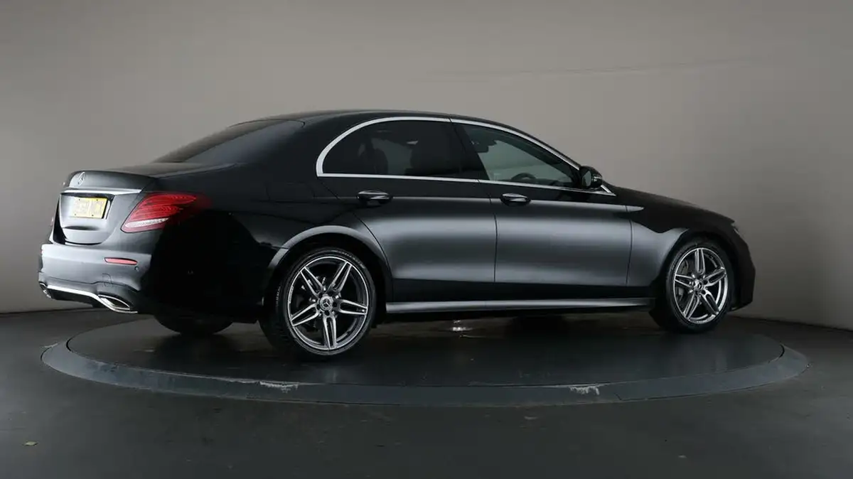 2019-mercedes-benz-e-class-20-e200-amg-line-saloon-4d-big-64
