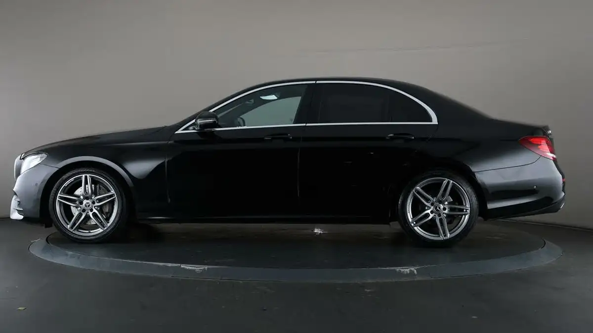 2019-mercedes-benz-e-class-20-e200-amg-line-saloon-4d-big-36