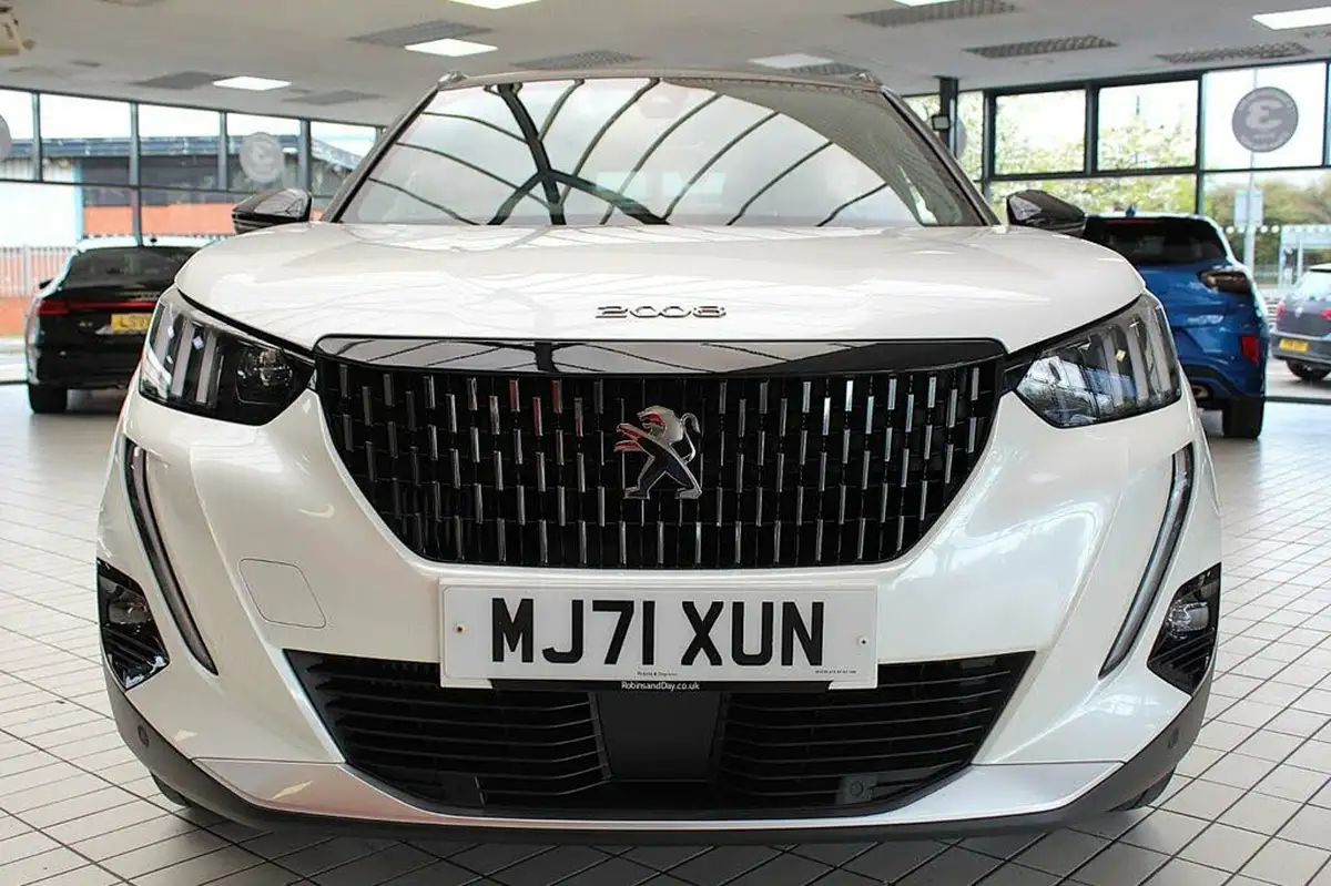 2021-peugeot-2008-suv-12-puretech-gt-big-5