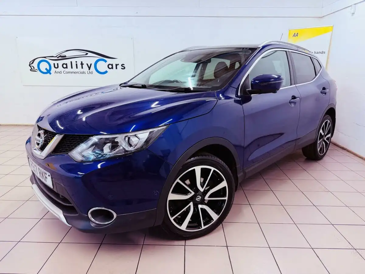 2017-nissan-qashqai-12-dig-t-tekna-big-0
