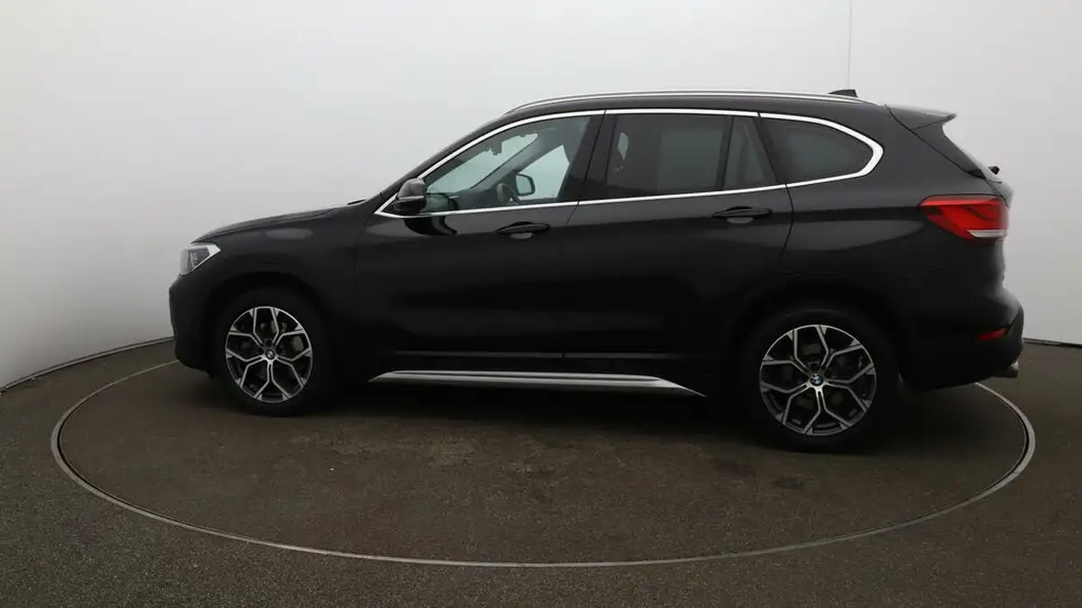 2022-bmw-x1-20-sdrive20i-xline-big-57