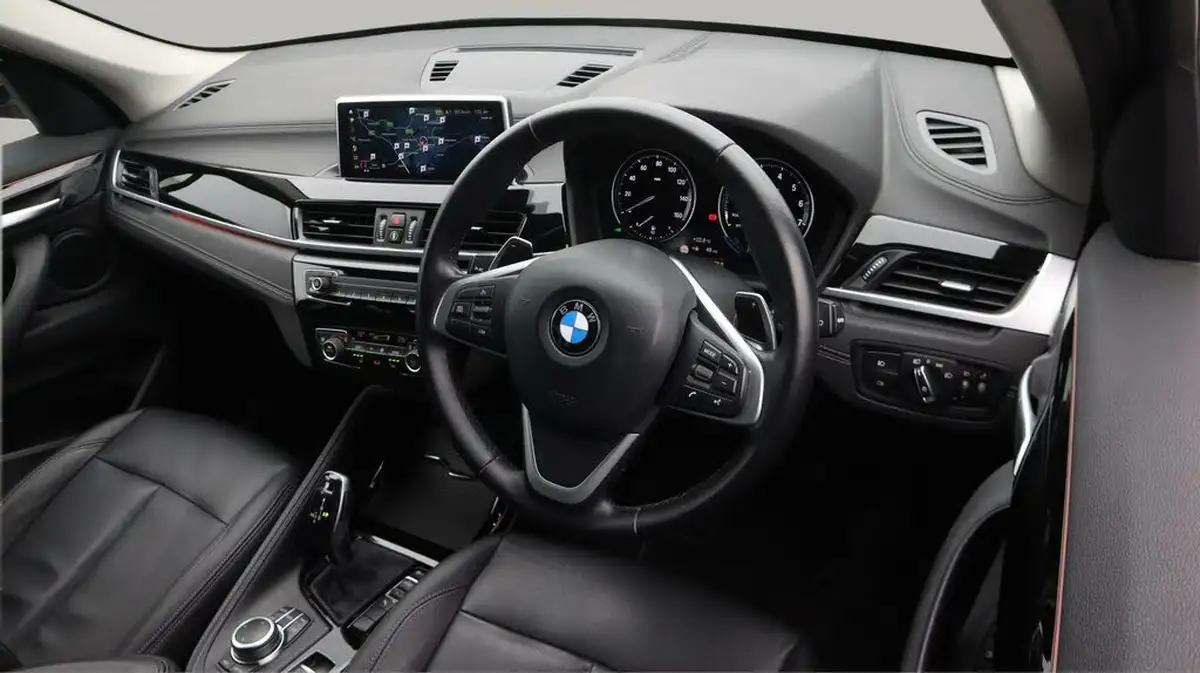 2022-bmw-x1-20-sdrive20i-xline-big-9