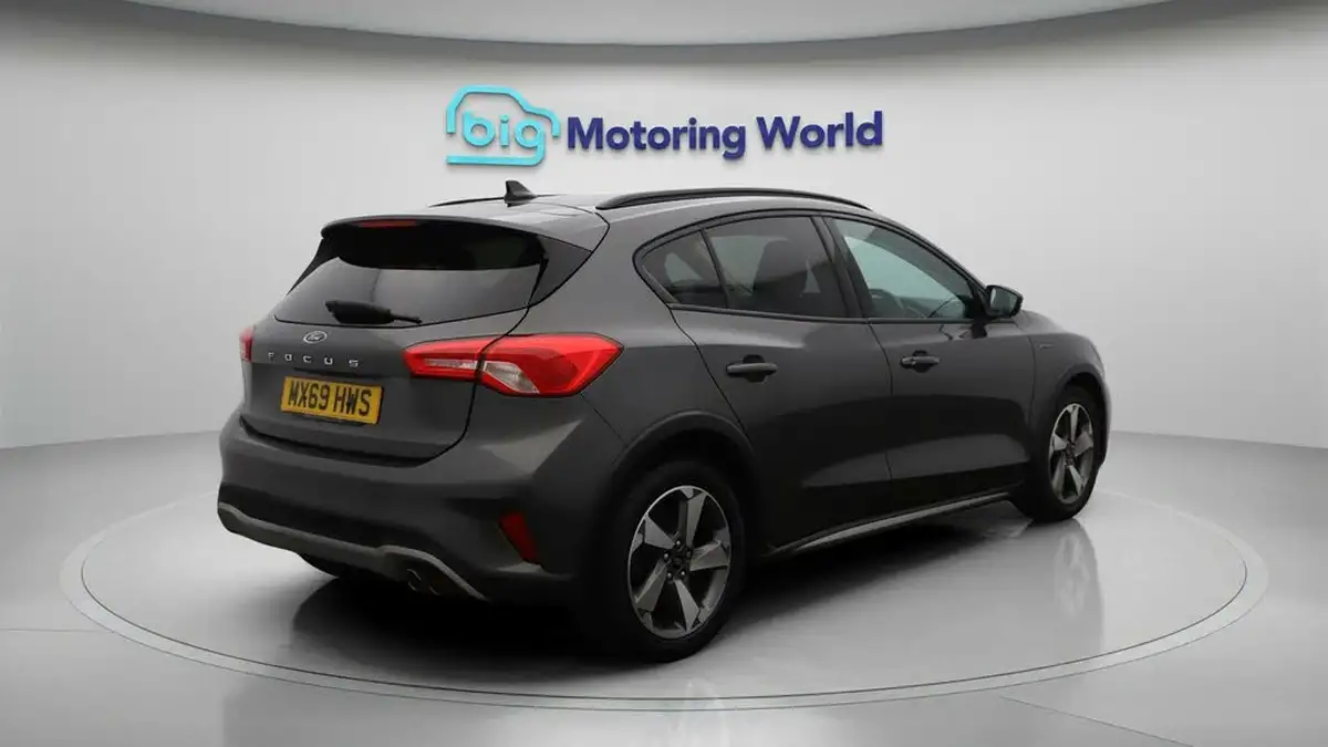 2019-ford-focus-10t-active-hatchback-big-7