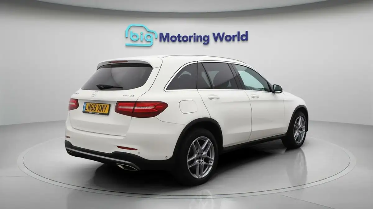2018-mercedes-benz-glc-class-20-glc250-amg-line-ss-station-wagon-5d-big-7