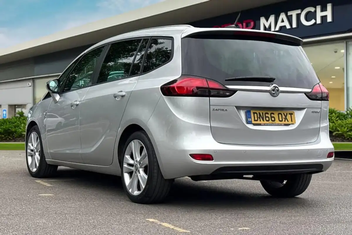 2016-vauxhall-zafira-tourer-14i-16v-turbo-sri-big-1