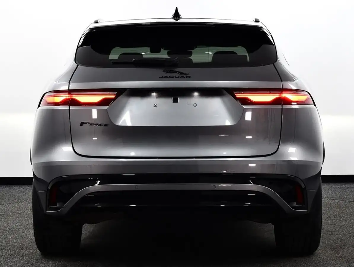 2023-jaguar-f-pace-20-d200-r-dynamic-black-big-6