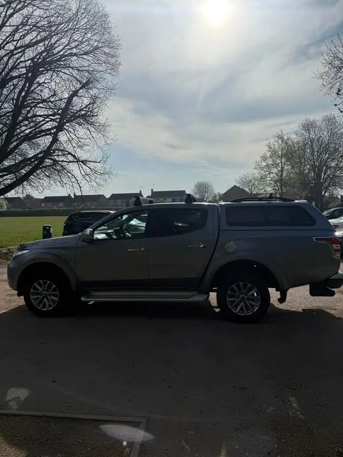 2019-mitsubishi-l200-24di-d-barbarian-eu6b-auto-big-9