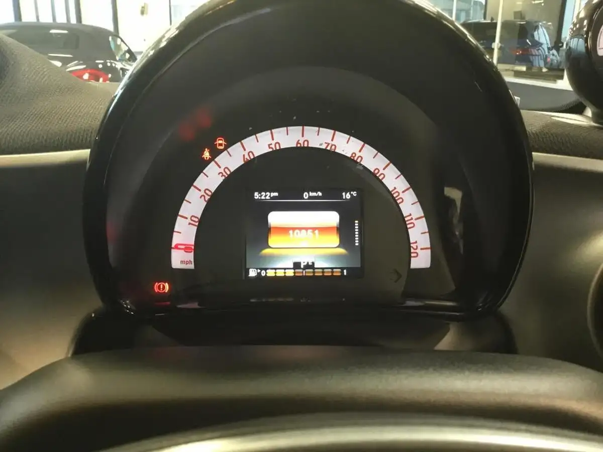 2017-smart-fortwo-09-prime-90bhp-premiumss-coupe-twinamic-big-33