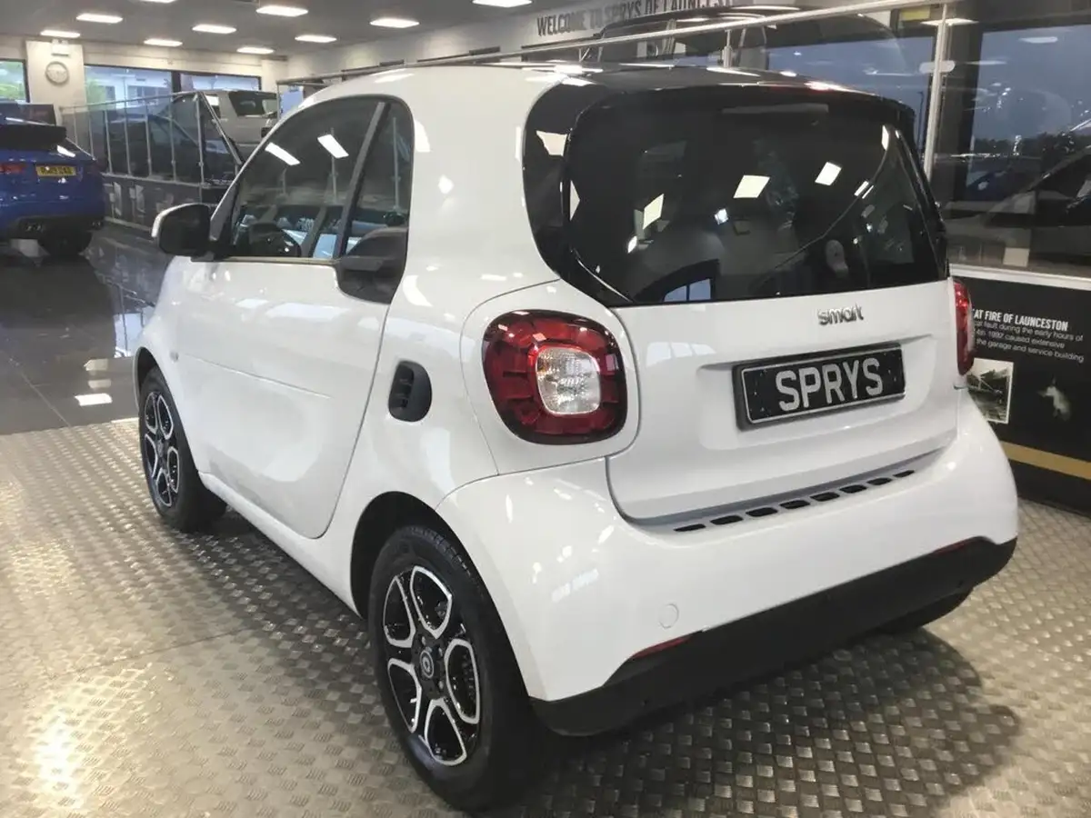 2017-smart-fortwo-09-prime-90bhp-premiumss-coupe-twinamic-big-9