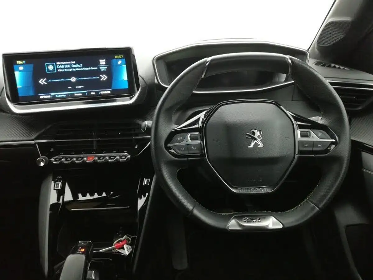 2021-peugeot-208-e-gt-premium-big-6