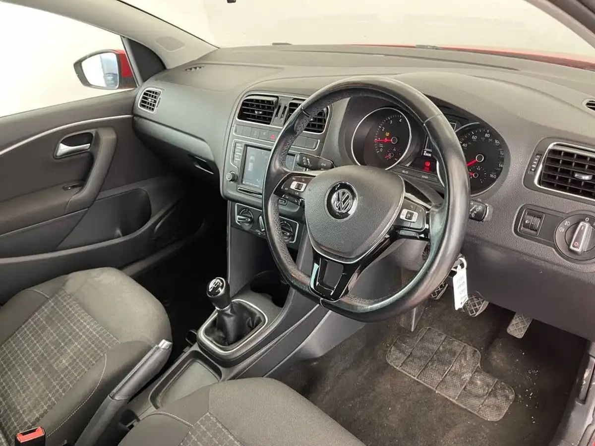 2016-volkswagen-polo-big-10