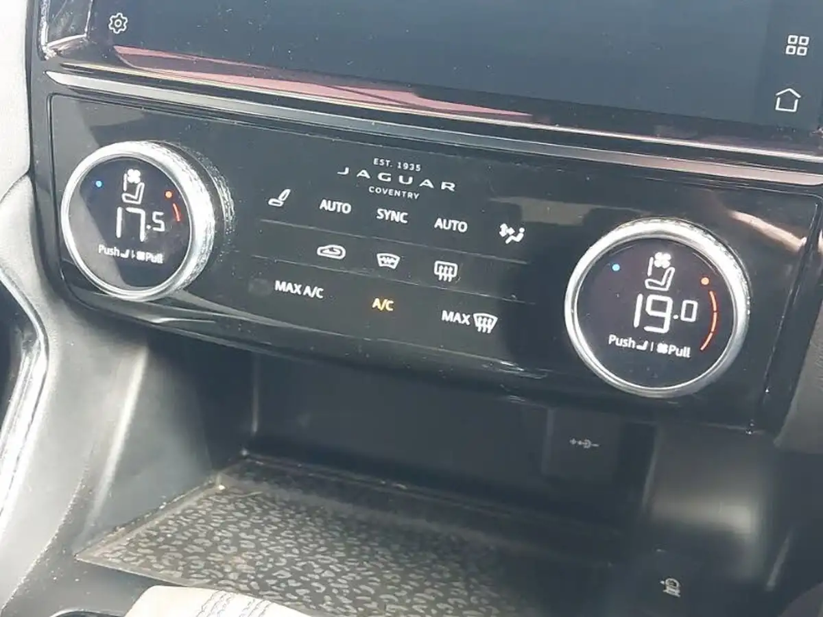2021-jaguar-e-pace-20-d165-r-dynamic-awd-mhev-auto-big-14