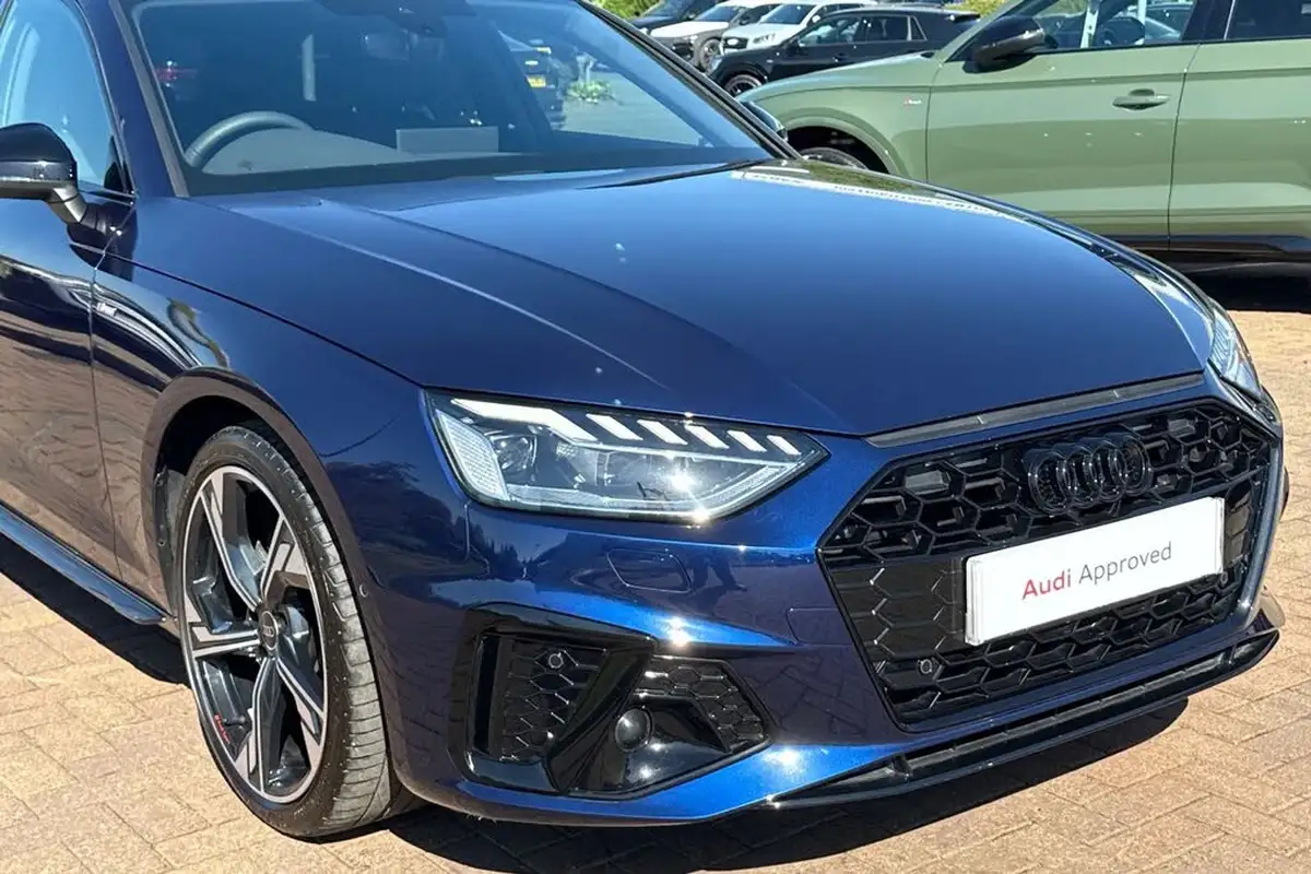 2024-audi-a4-avant-20-35-tdi-black-edition-big-28