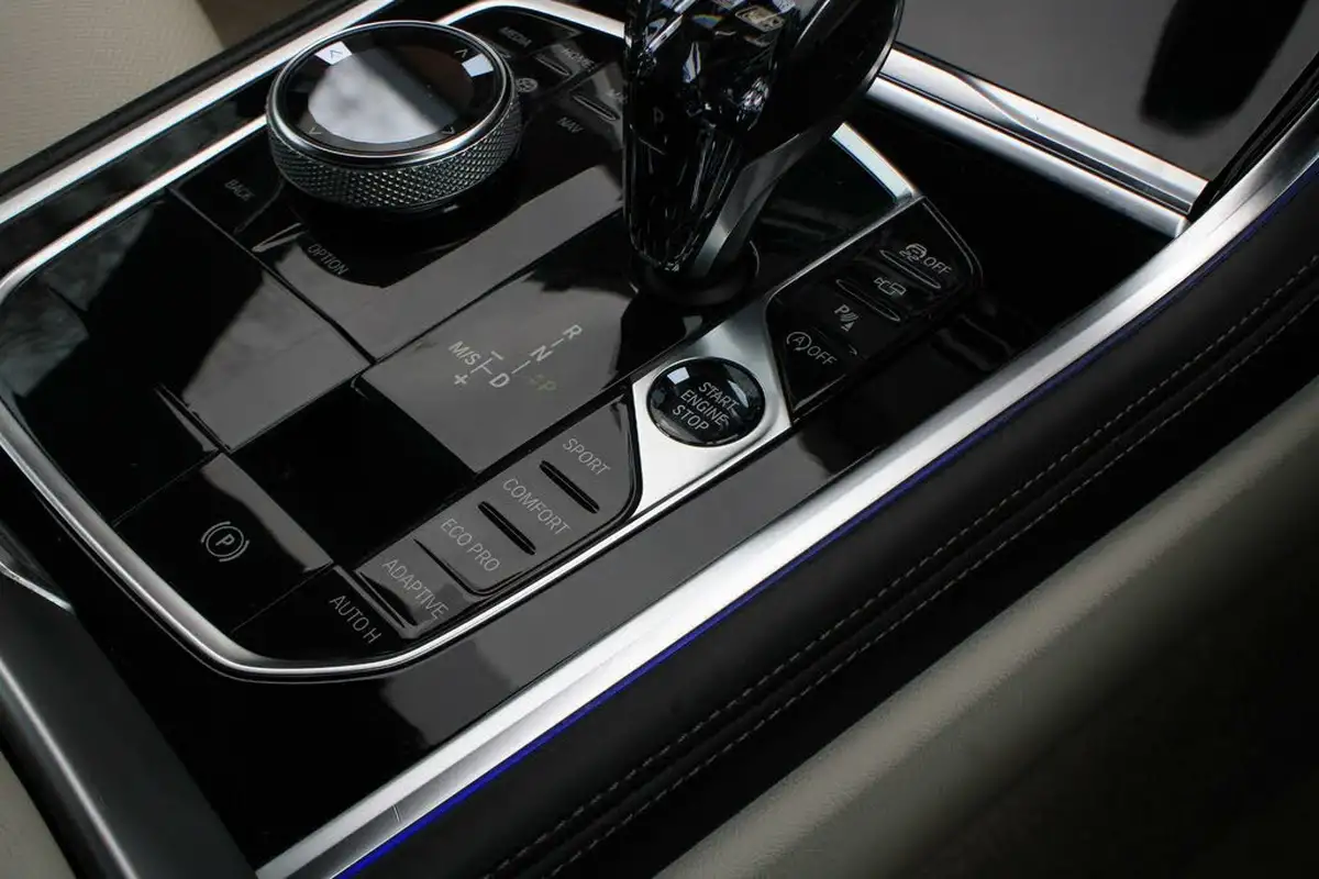 2018-bmw-8-series-30td-840d-xdrive-coupe-big-35