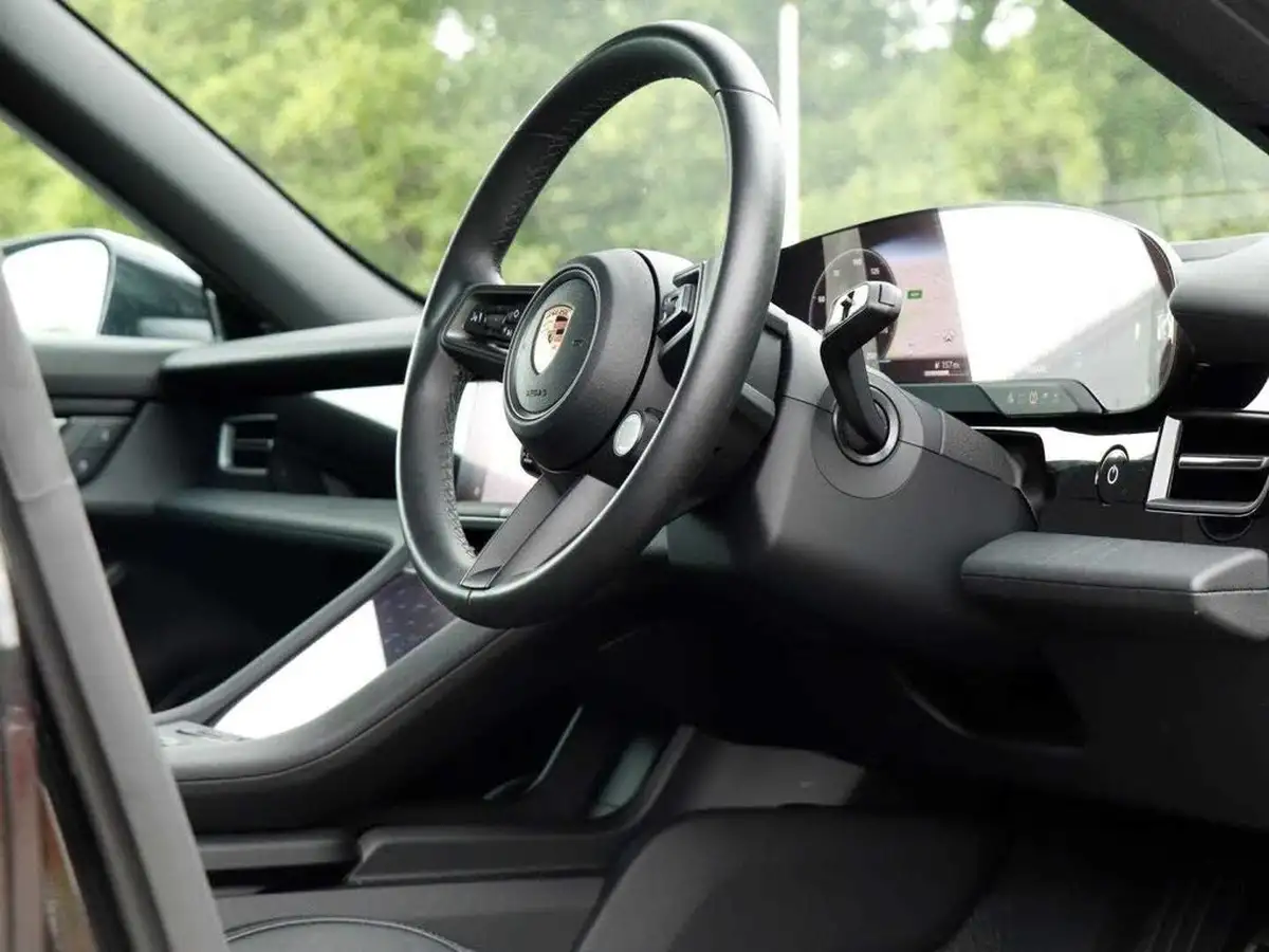 2024-porsche-taycan-e-sport-turismo-408ps-big-10