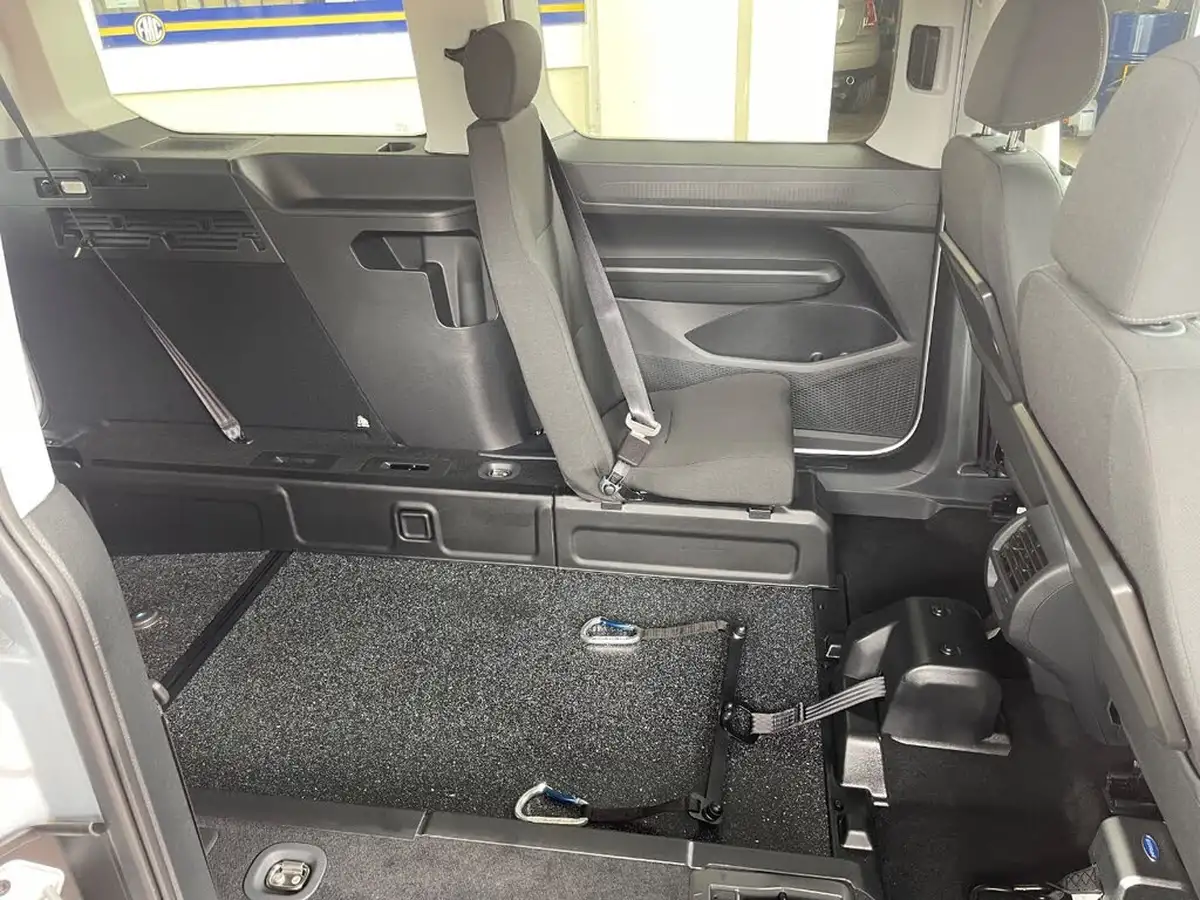 2024-ford-tourneo-connect-20-titanium-big-5