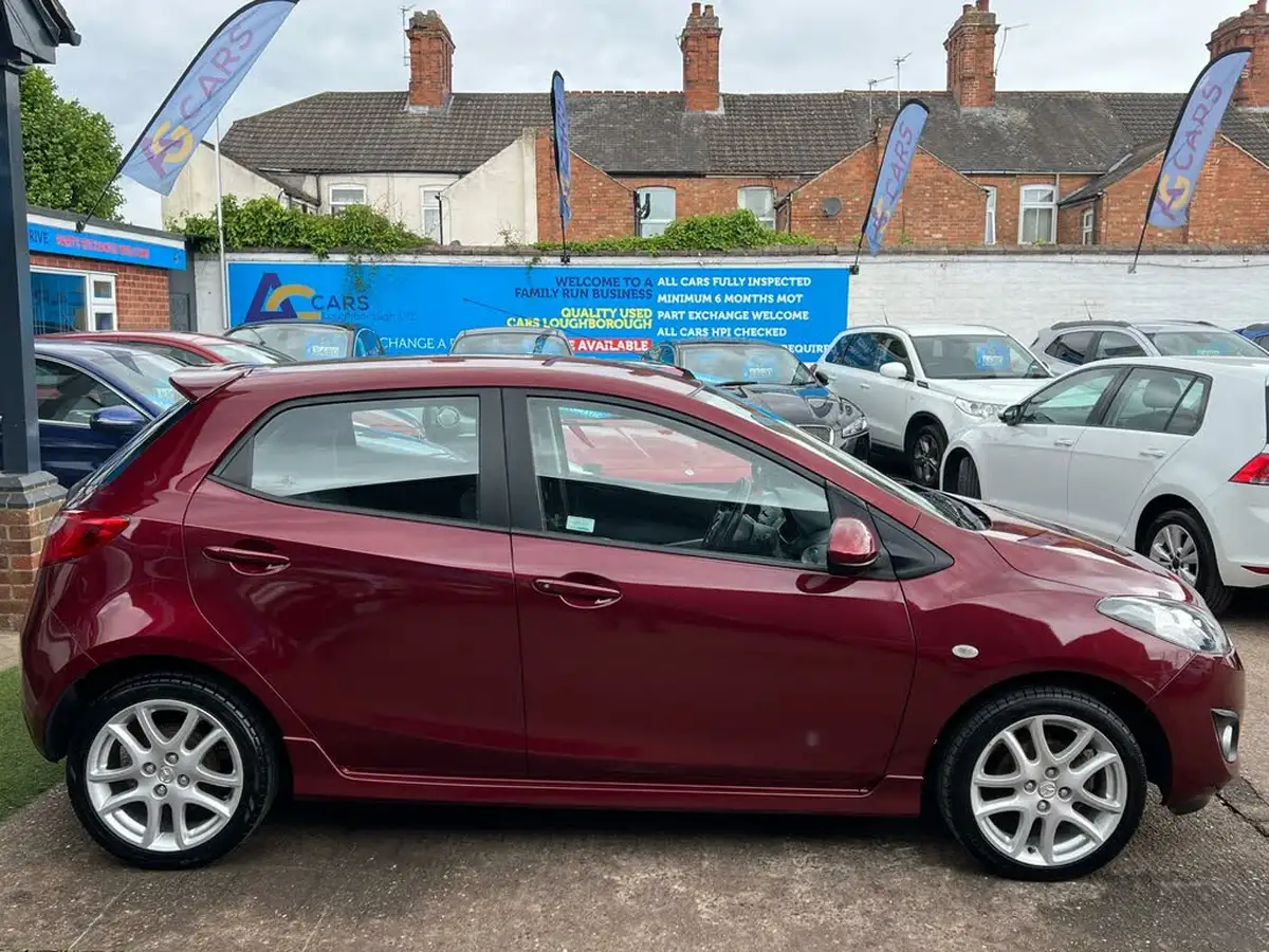 2011-mazda-mazda2-13-takuya-big-38