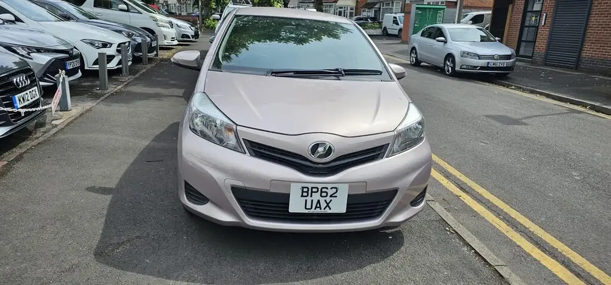 2012-toyota-yaris-big-6