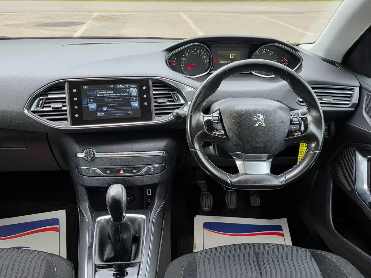 2014-peugeot-308-16hdi-active-big-16