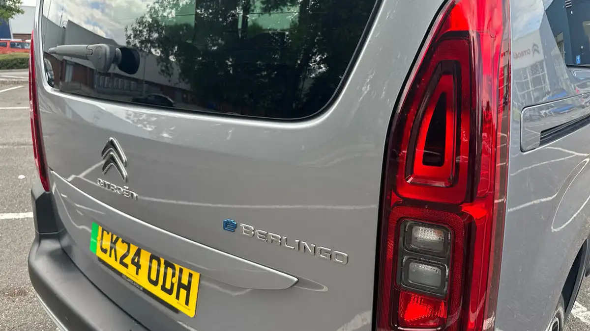 2024-citroen-berlingo-e-flair-xtr-m-size-big-42