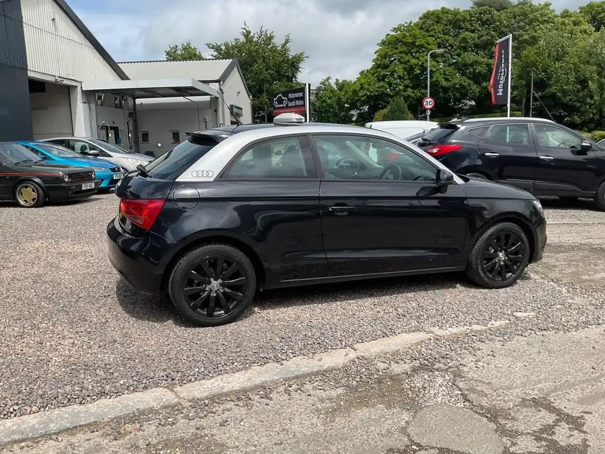 2011-audi-a1-14-sport-tfsi-hatchback-3d-big-65
