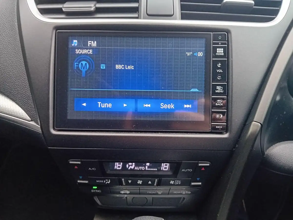 2015-honda-civic-18-se-plus-honda-connect-hatchback-auto-big-43