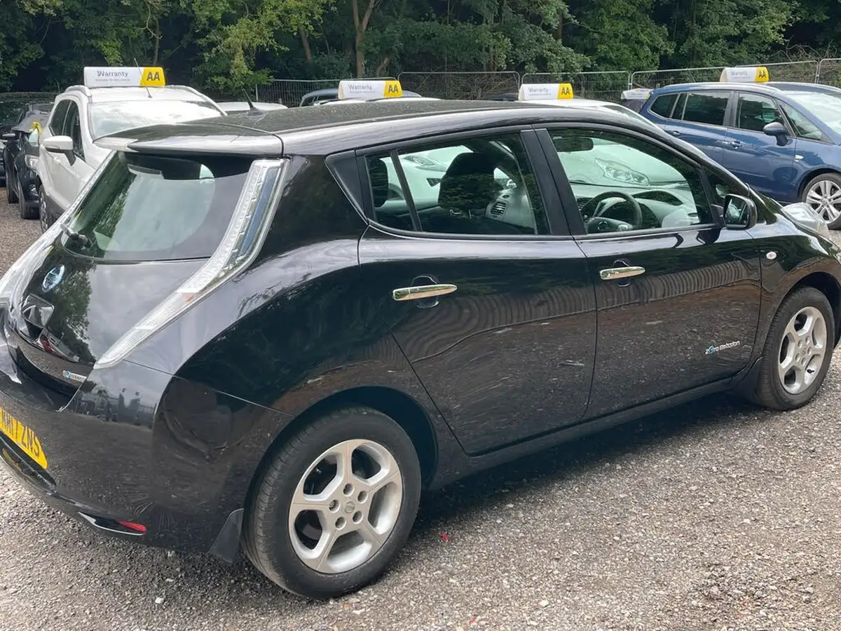 2017-nissan-leaf-e-acenta-80kw-30kwh-big-4