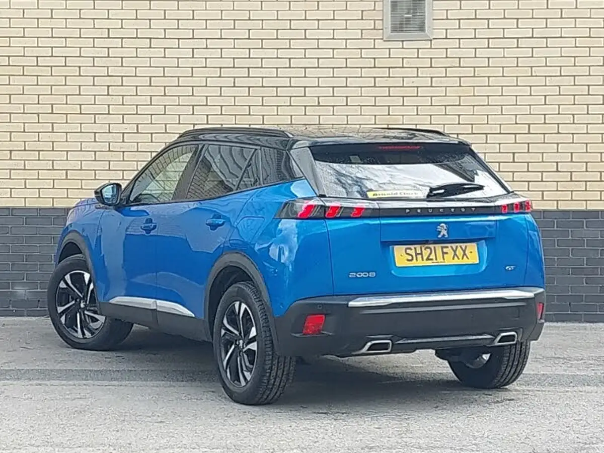 2021-peugeot-2008-suv-12-puretech-gt-big-1