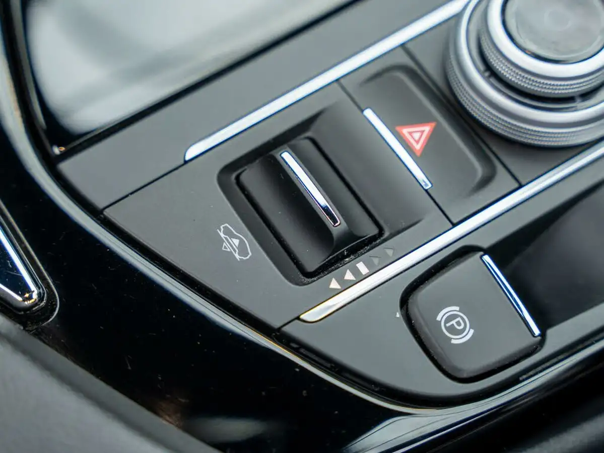 2020-maserati-levante-30-big-31