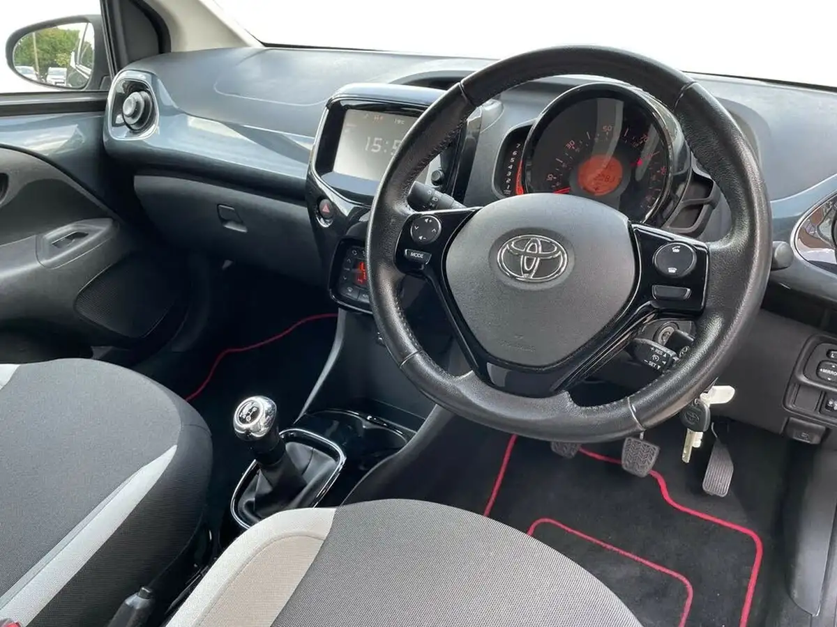 2017-toyota-aygo-10-vvt-i-x-press-71bhp-big-14