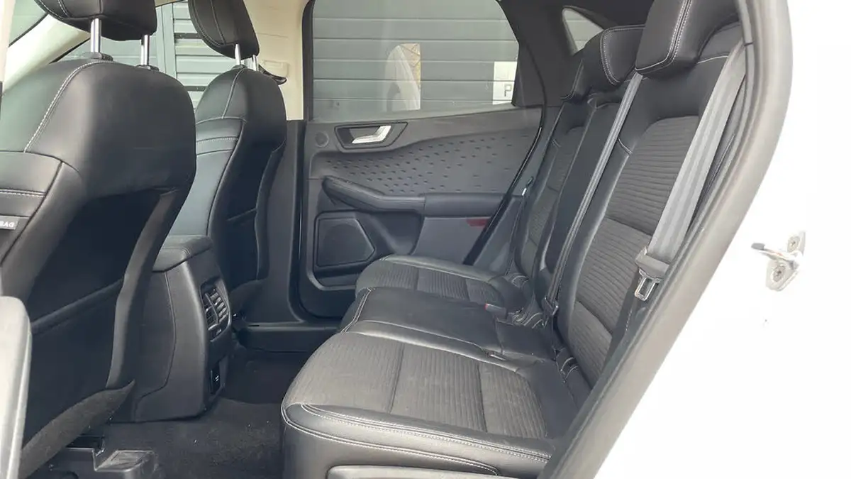 2020-ford-kuga-20-titanium-first-edition-150ps-mhev-big-13
