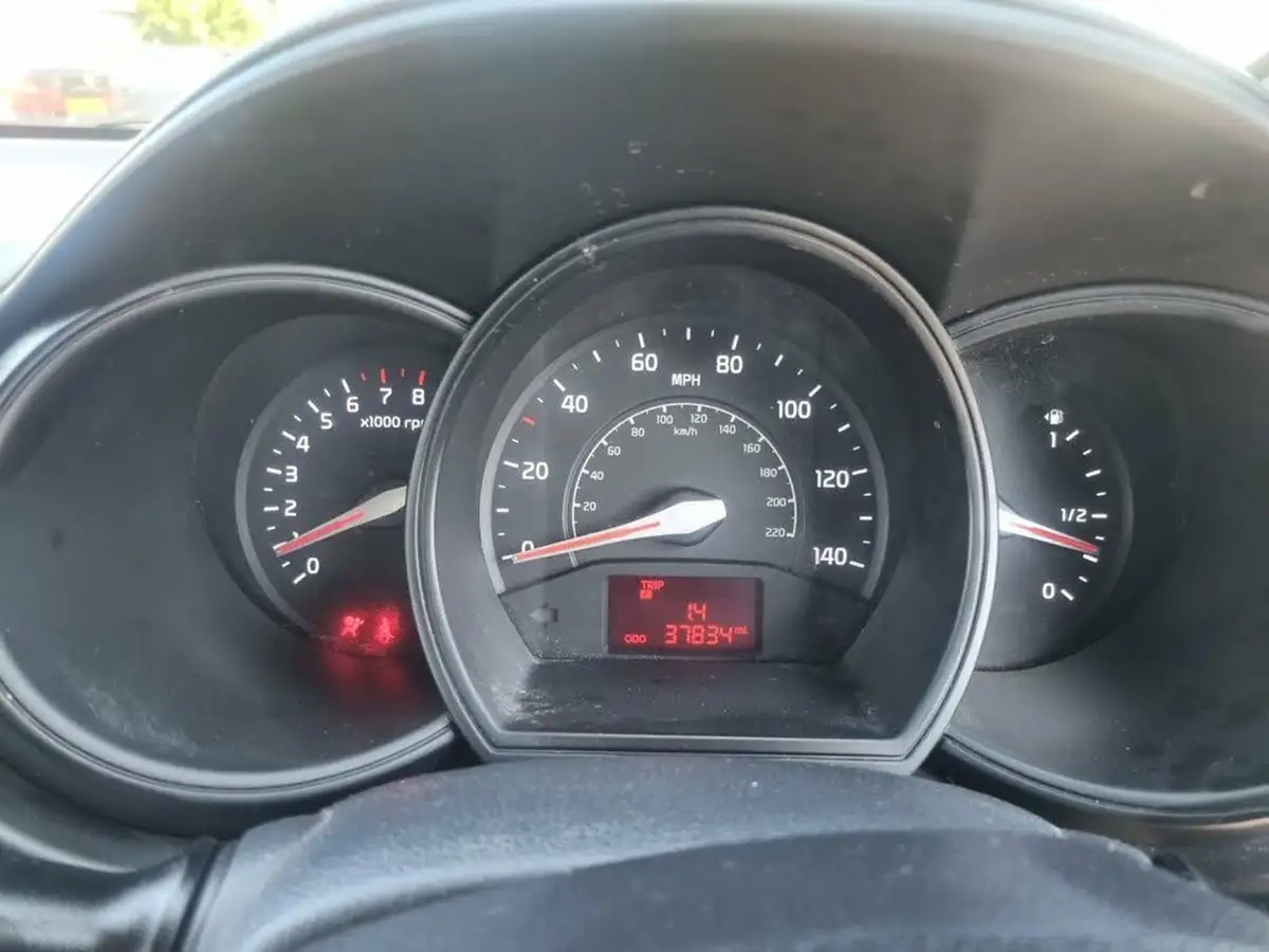 2013-kia-rio-125-1-5d-big-4
