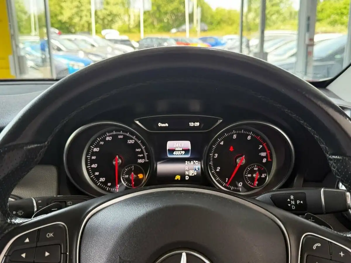 2020-mercedes-benz-gla-class-16-gla-180-urban-edition-7g-dct-big-16