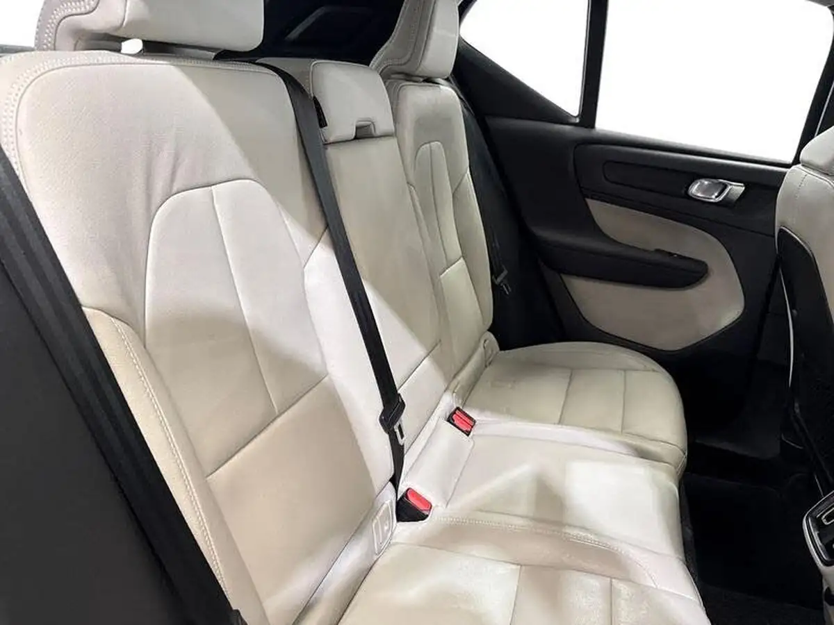 2021-volvo-xc40-20-b4-inscription-pro-194bhp-auto-big-12