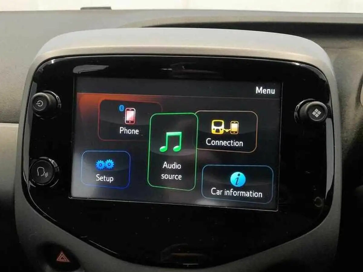 2019-toyota-aygo-10-vvt-i-x-play-big-16