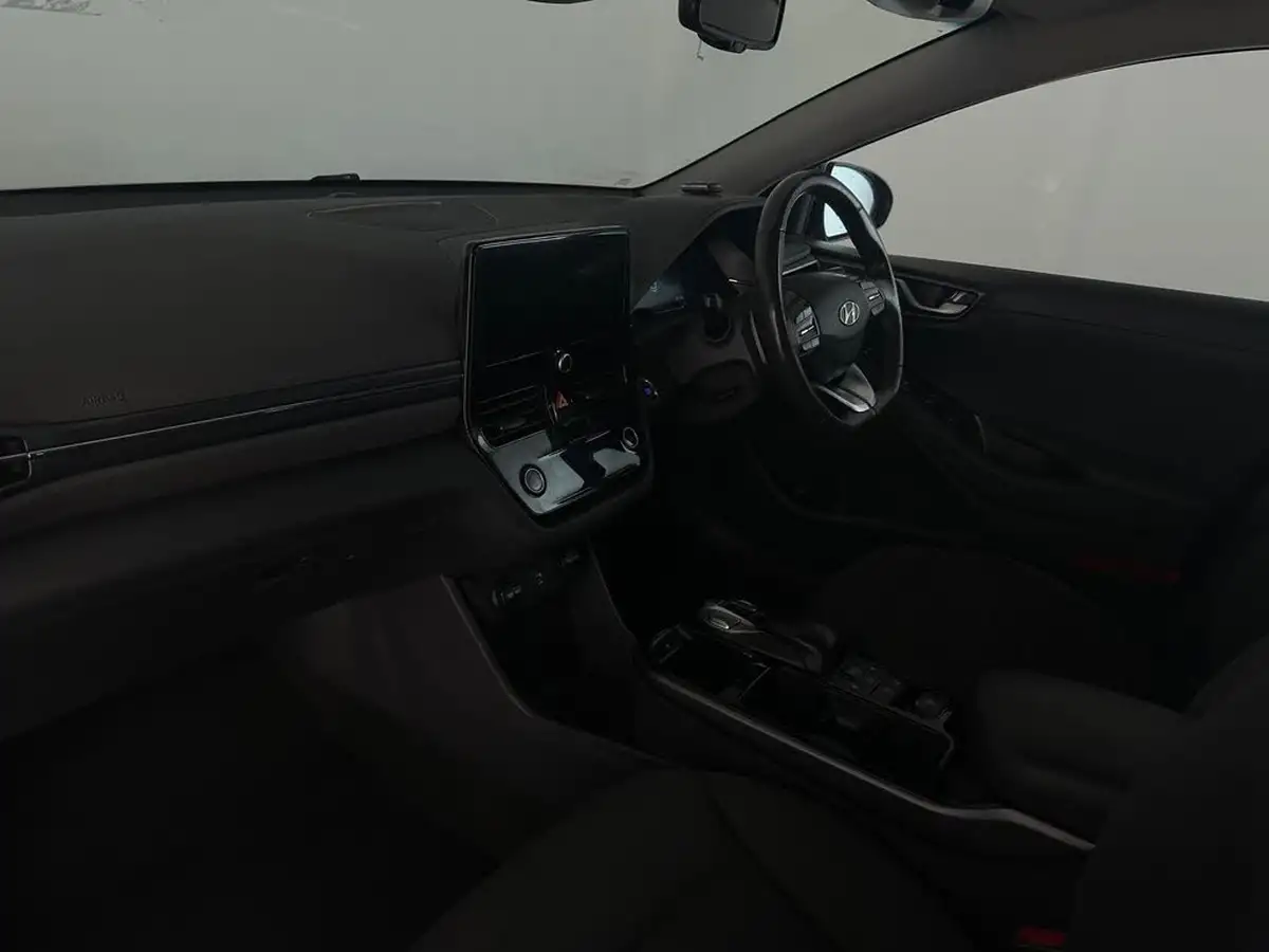 2022-hyundai-ioniq-e-premium-electric-big-13