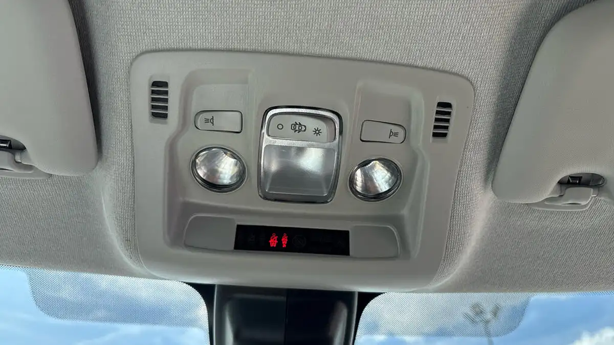 2023-citroen-c3-12-puretech-elle-83ps-ss-big-35