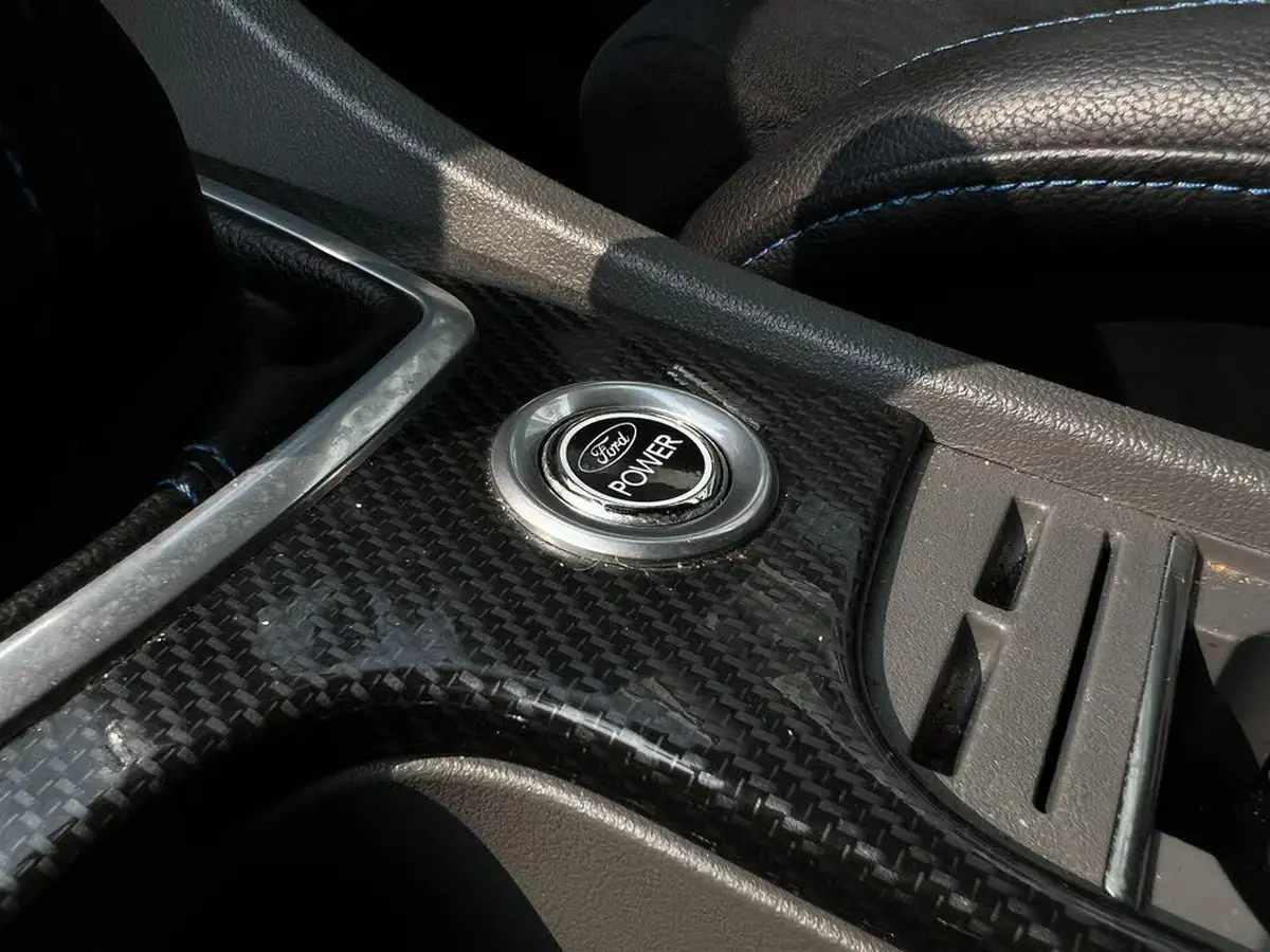 2010-ford-focus-25-rs-big-30