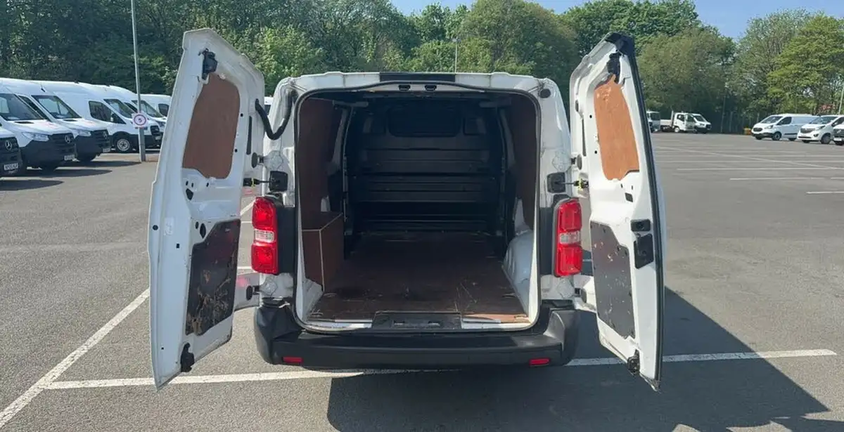 2020-vauxhall-vivaro-15td-2900-l2h1-dynamic-big-18