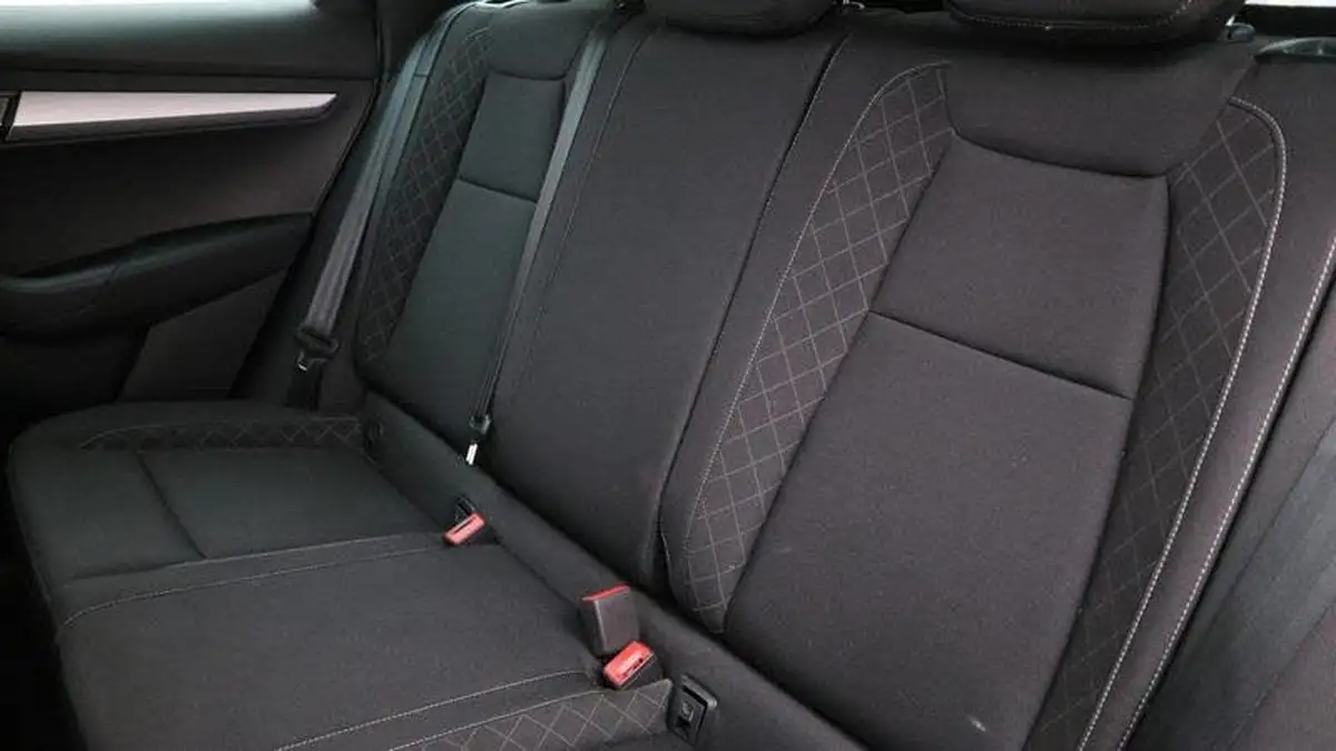 2018-skoda-karoq-15-tsi-se-technology-ss-big-7