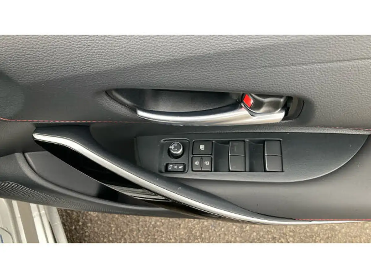 2024-toyota-corolla-20-vvt-i-gr-sport-hatchback-big-35