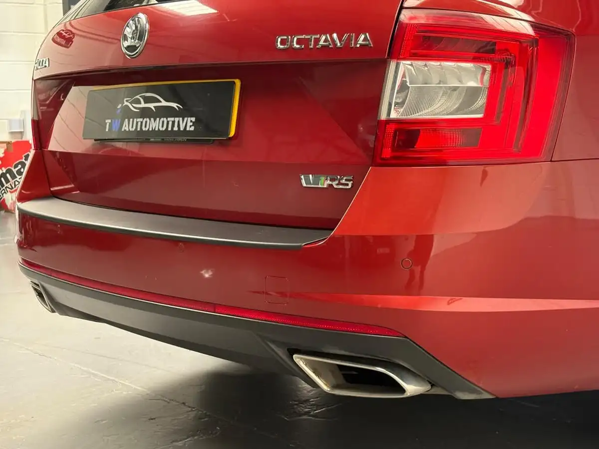 2013-skoda-octavia-20tdi-vrs-184ps-estate-big-27
