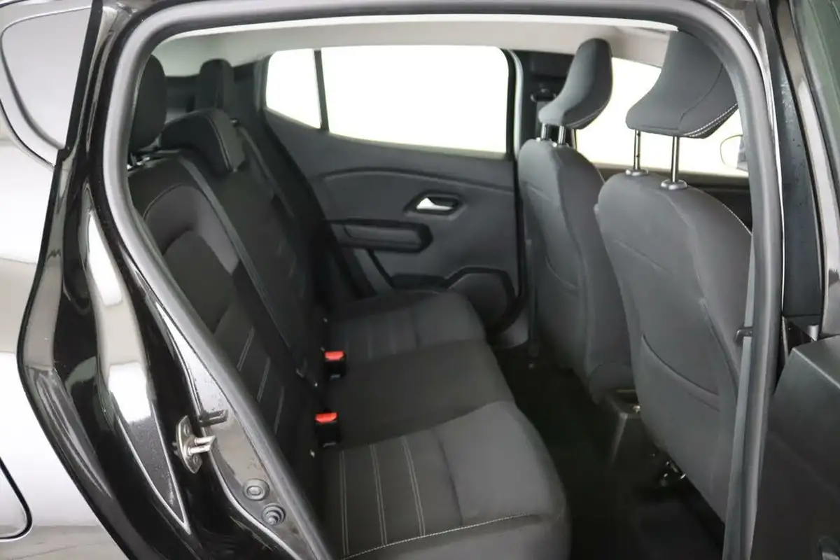 2022-dacia-sandero-10-tce-comfort-90bhp-big-12