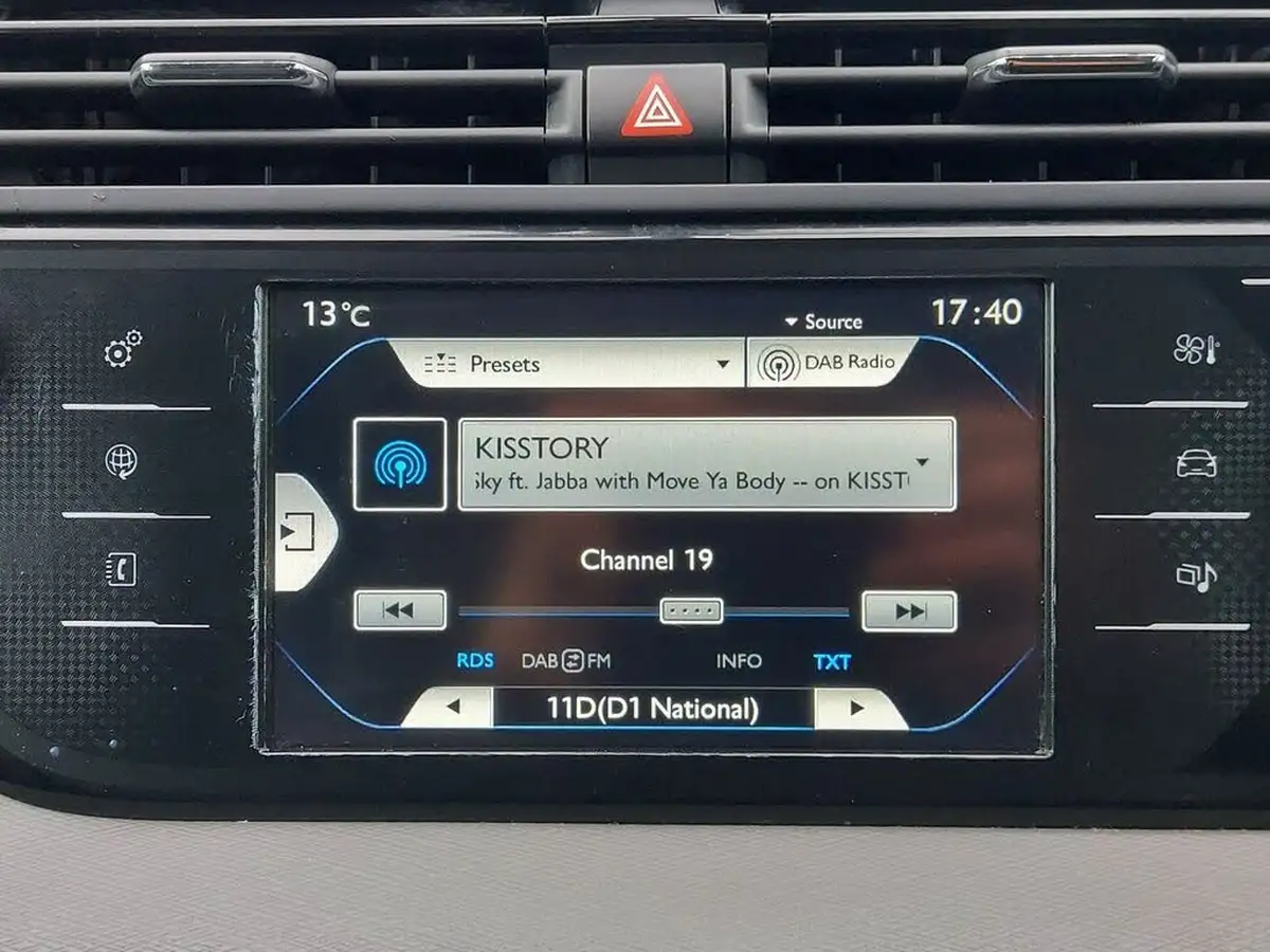 2014-citroen-grand-c4-picasso-16e-hdi-vtr-115ps-big-38