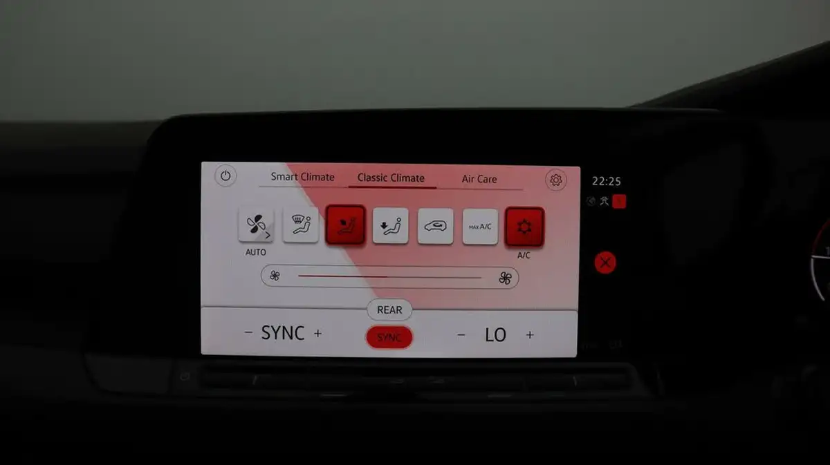 2022-volkswagen-golf-20tdi-gtd-big-12