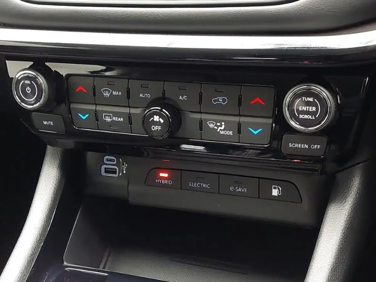 2025-jeep-compass-13-gse-s-big-15