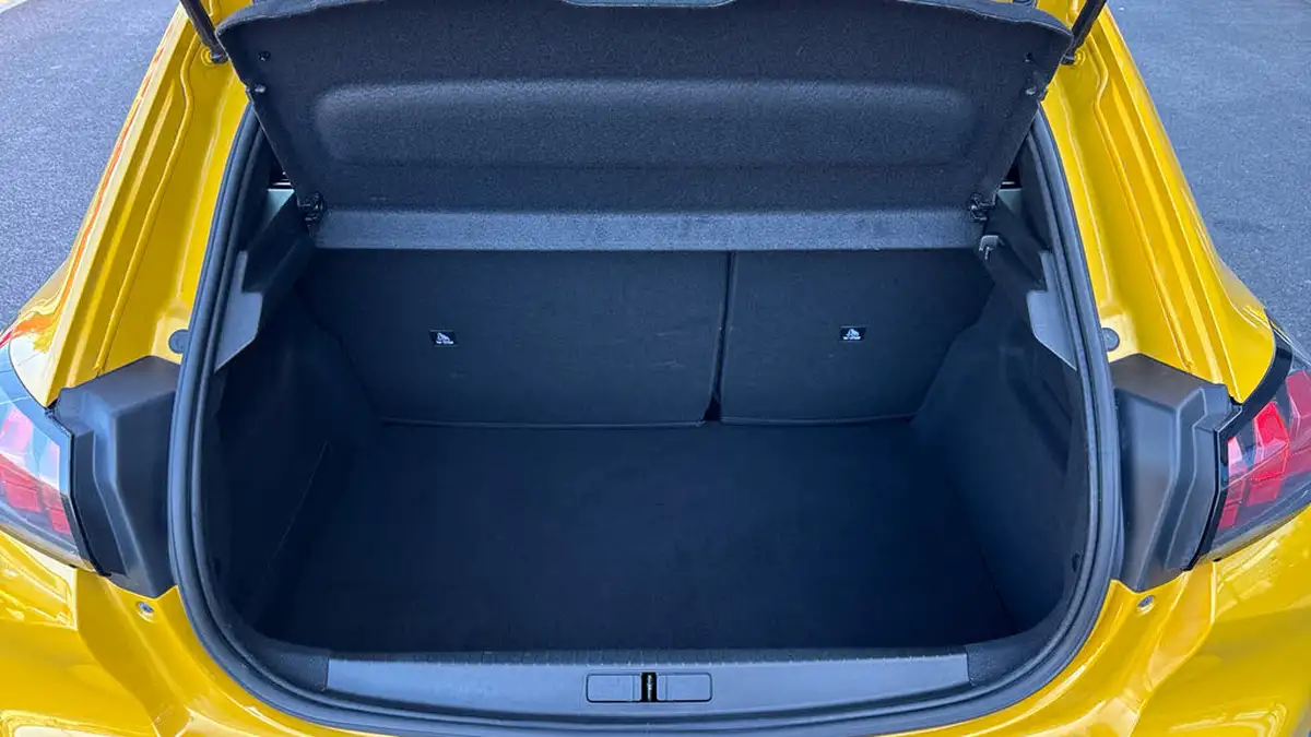 2022-peugeot-208-12-puretech-active-premium-75bhp-big-19