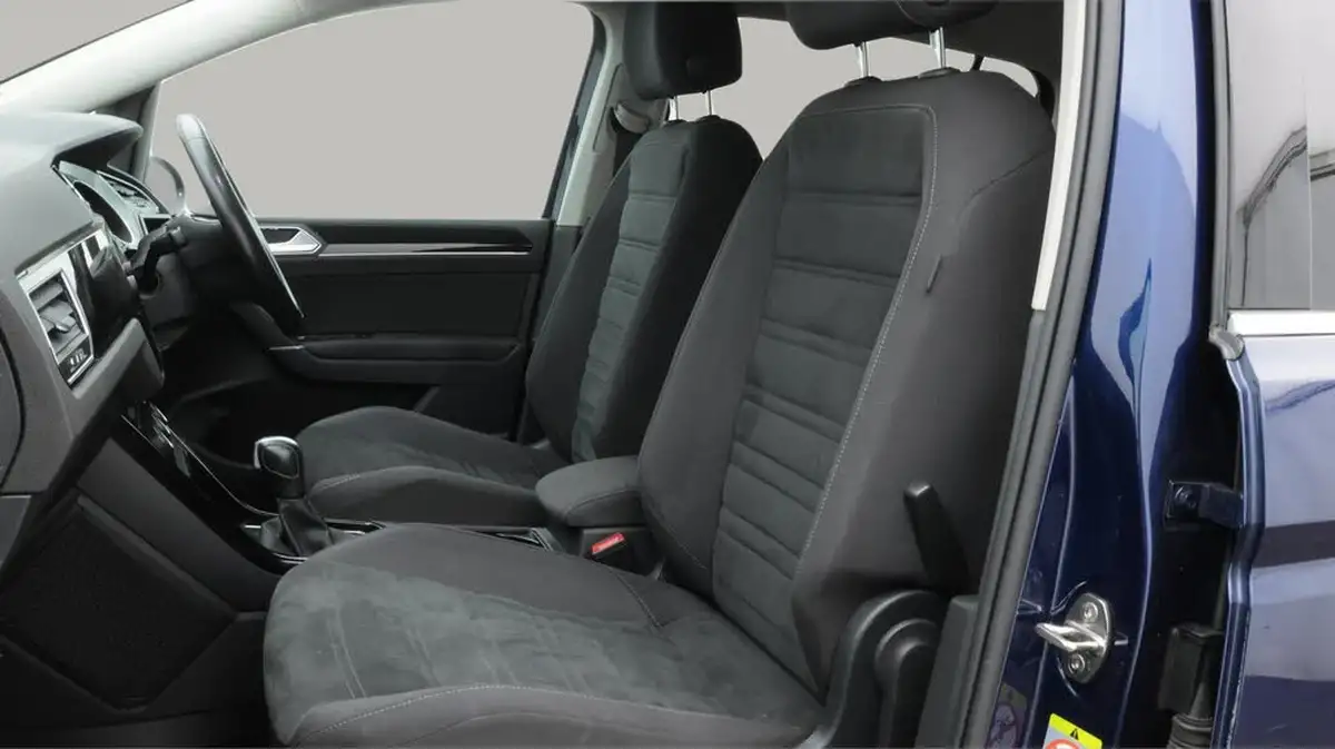 2020-volkswagen-touran-15-tsi-sel-dsg-big-14