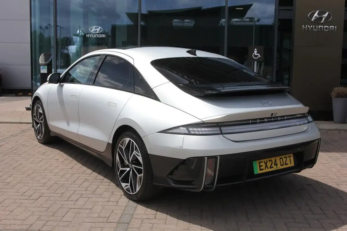 2024-hyundai-ioniq-6-e-ultimate-228ps-single-motor-rwd-big-2