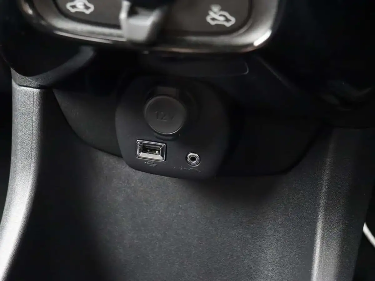 2020-citroen-c1-10-vti-shine-5d-big-30
